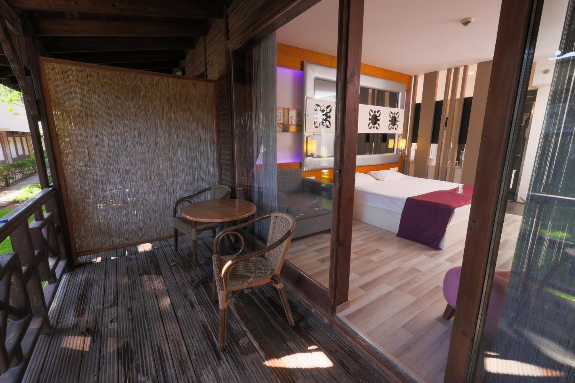 Flora Garden Beach Hotel - Adults Only 16 Plus - Couples Concept Kızılot エクステリア 写真